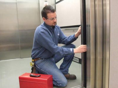 1498872063Maintenance_Elevator_Service1